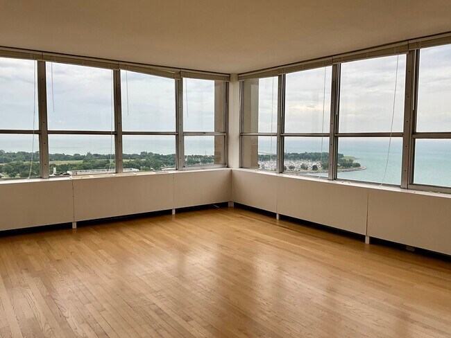 Foto del edificio - 655 W Irving Park Rd