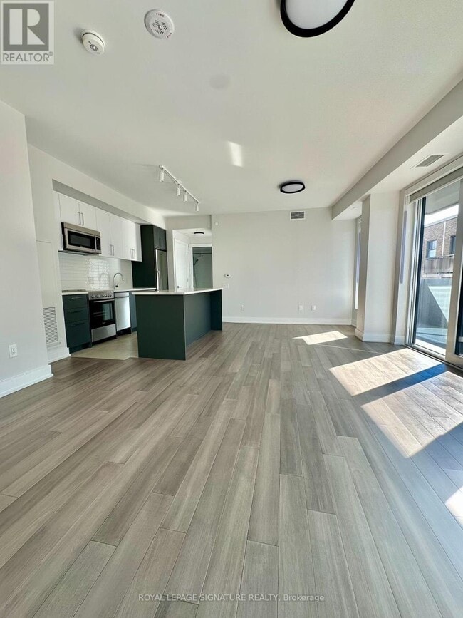 Photo du bâtiment - 2525 Bathurst St