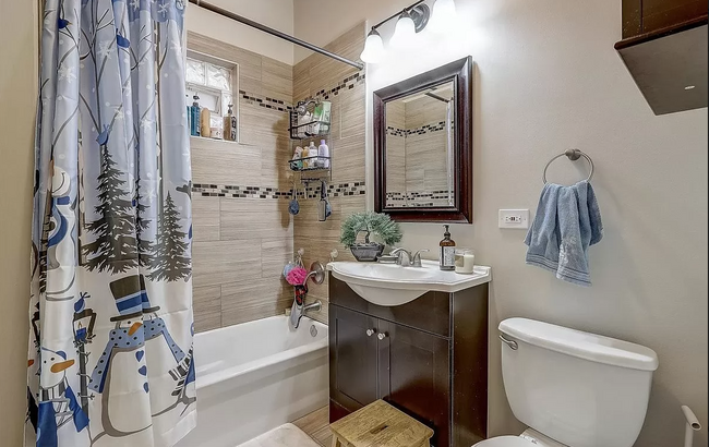 Bathroom - 3643 W Diversey Ave