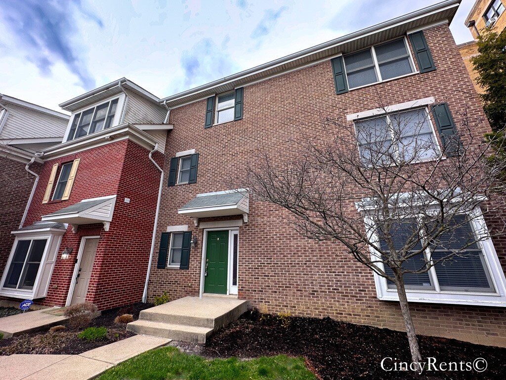 Foto principal - 1716 Grandmere Ln