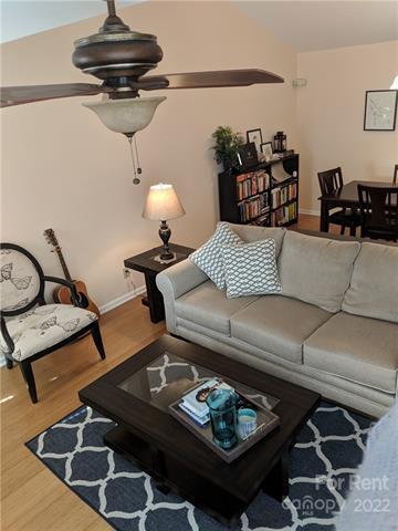 Foto del edificio - 3200 Selwyn Farms Ln