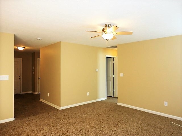Foto del edificio - 219 Rolling Ridge Drive