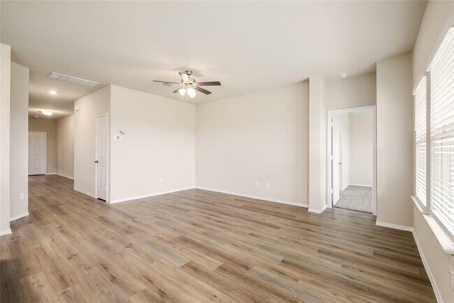 Foto del edificio - 401 Yemen Rd