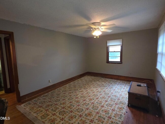 Building Photo - 1180 White Level Rd