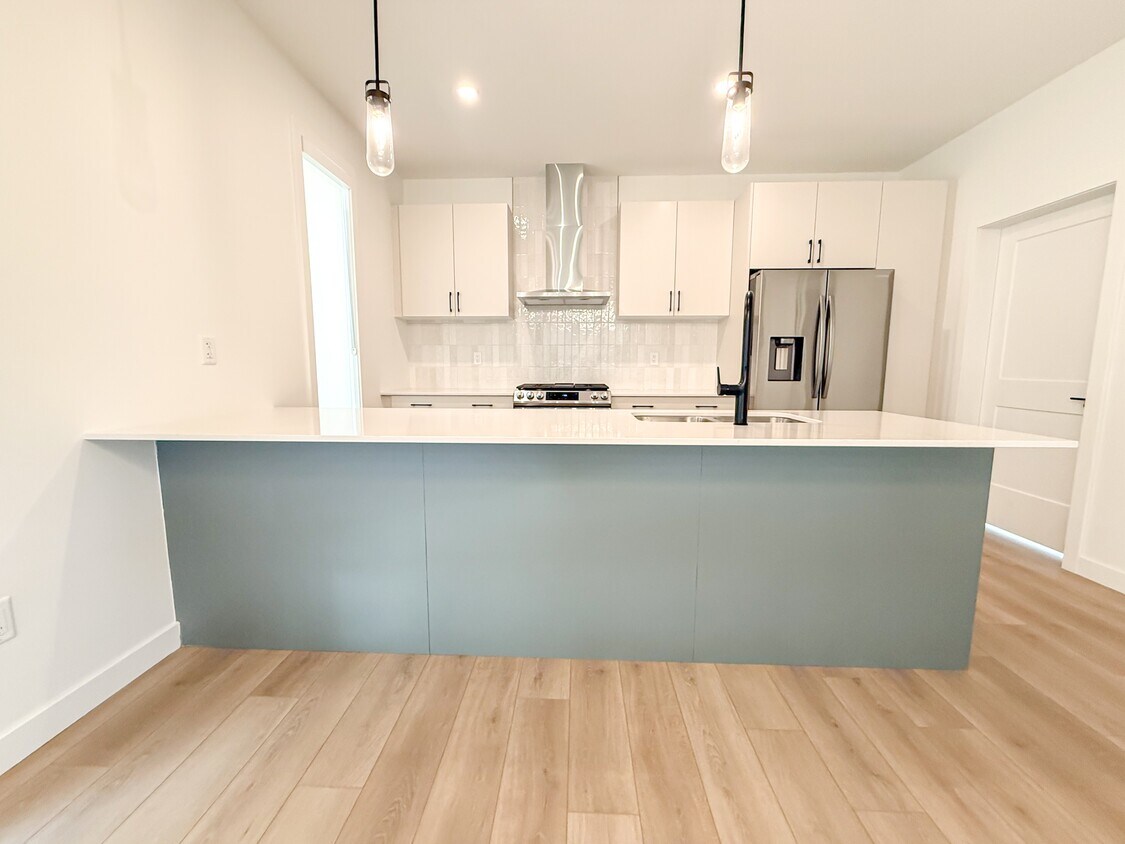Photo principale - 12403-12122 122 Ave NW