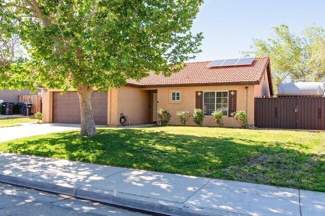 Building Photo - 4034 E Ave R