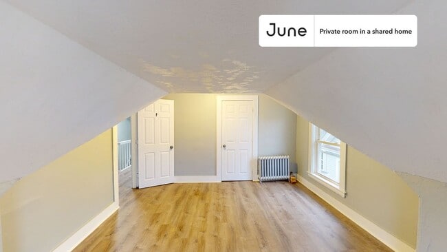 Building Photo - Room in Shared 7 bed/2 bath home