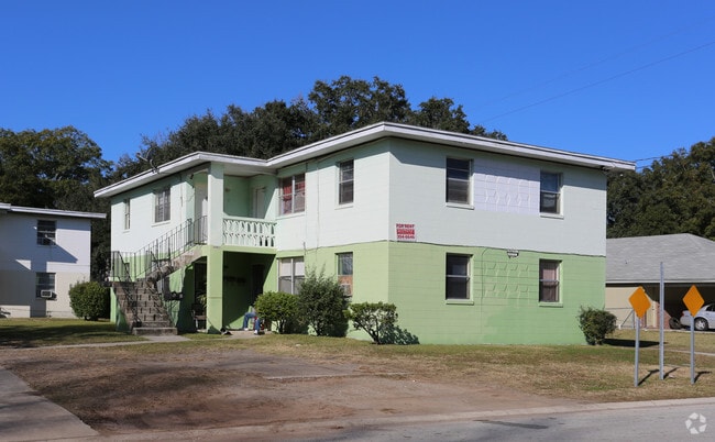 2000 Palafox St - Palafox Gardens