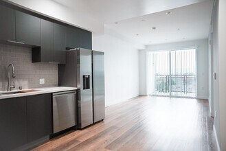 Building Photo - 8940 Reseda Blvd