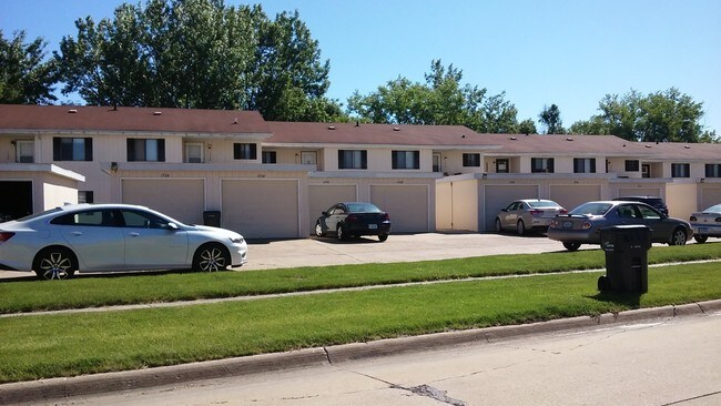 Foto del edificio - 1700 NW Pine Rd