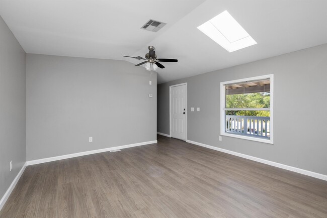Foto del edificio - 3625 E Clinton Ln