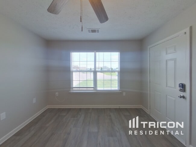 Building Photo - 1809 Daniel Ct