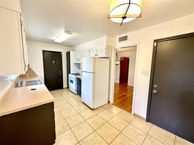 Foto del edificio - 1628 NW 25th St