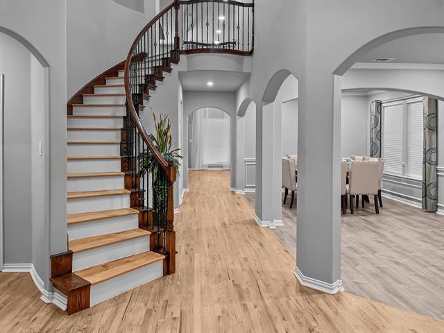 Building Photo - 673 W Talon Dr