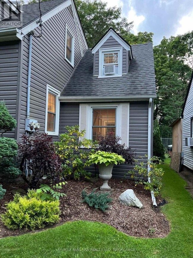 Building Photo - 5747 Brookfield Ave