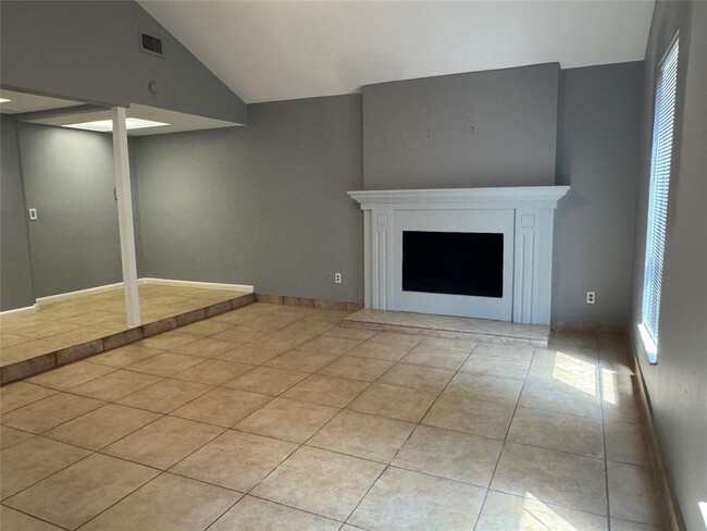 Foto del edificio - 12011 Carriage Ridge Ct