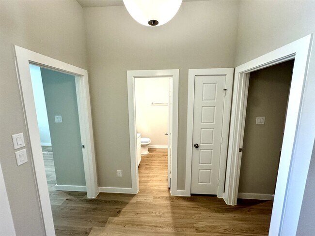 Foto del edificio - 8615 Jetty Glen Dr