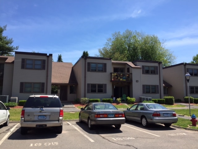 Primary Photo - 1606 Twin Circle Dr
