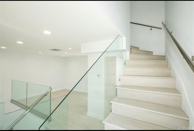 Foto del edificio - 20224 Sherman Way