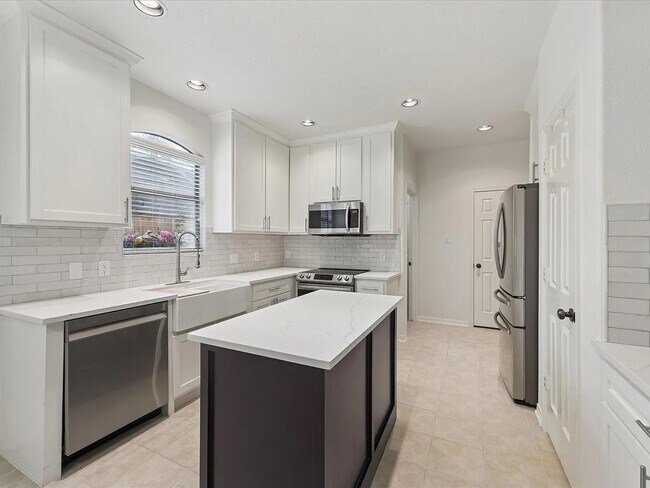 Foto del edificio - 6418 Sugar Bush Dr