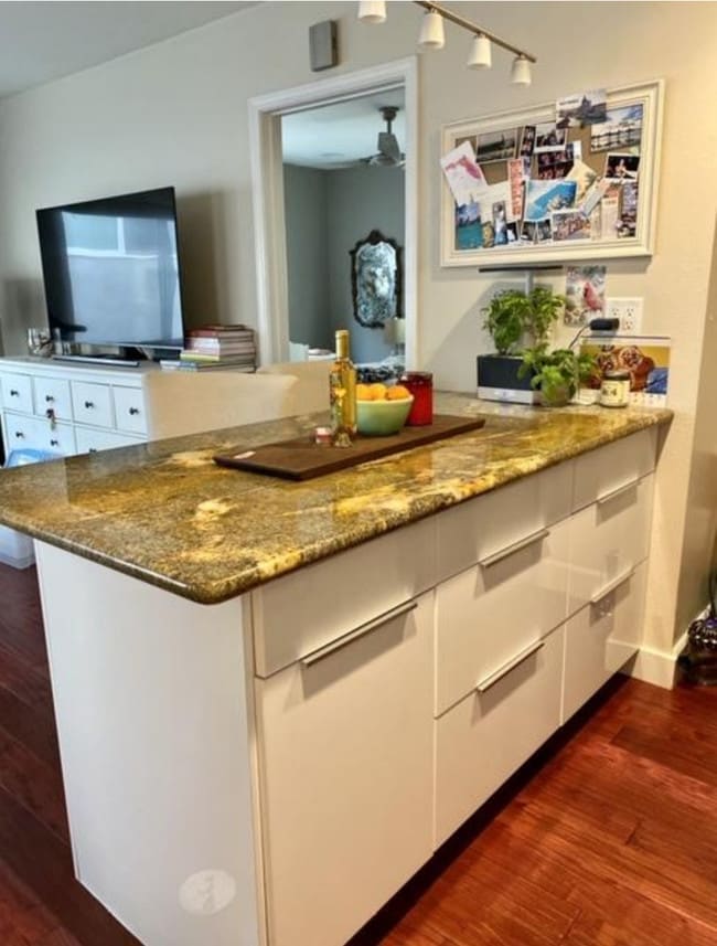 Kitchen 3 - 209 38th Pl