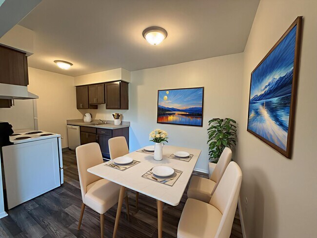 Foto del edificio - Pine Lake Apartments