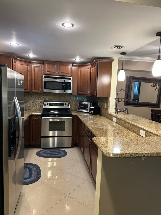Nueva y hermosa cocina de madera de cerezo - 225 Deer Creek Blvd