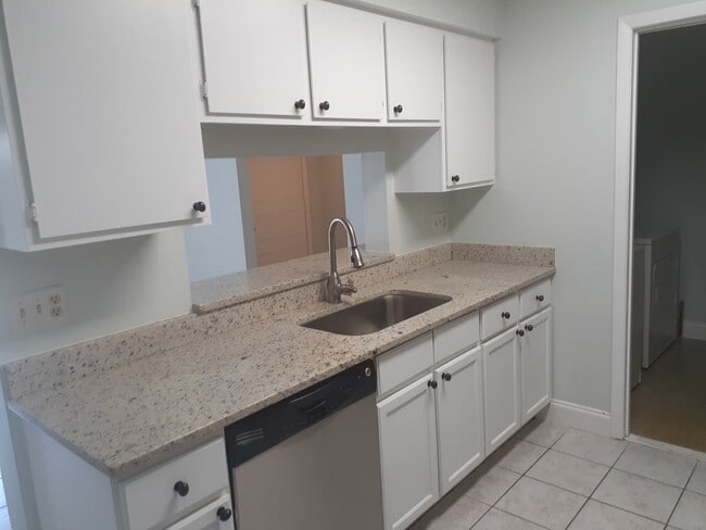 Building Photo - 3910 NW Cinnamon Tree Cir