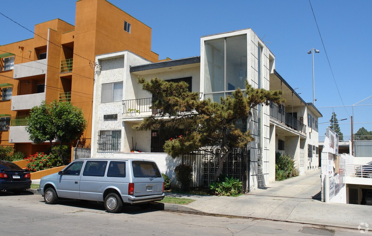 Foto del edificio - 978 S Ardmore Ave