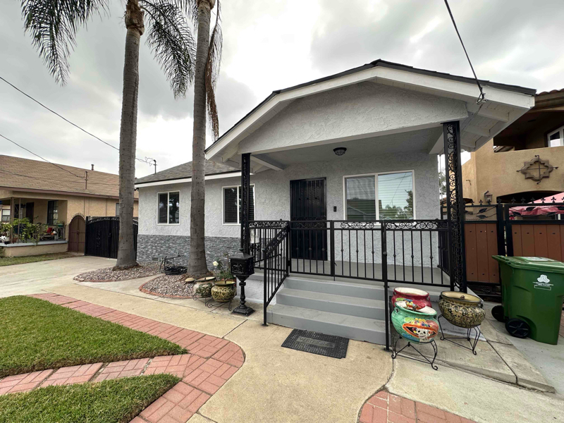 Primary Photo - 1229 N Lagoon Ave