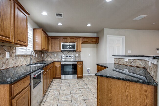 Foto del edificio - 4 Bedroom/2.5 Bath Wildhorse Subdivision