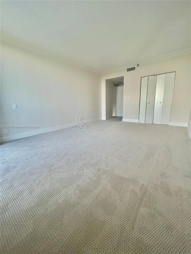Foto del edificio - 20281 E Country Club Dr