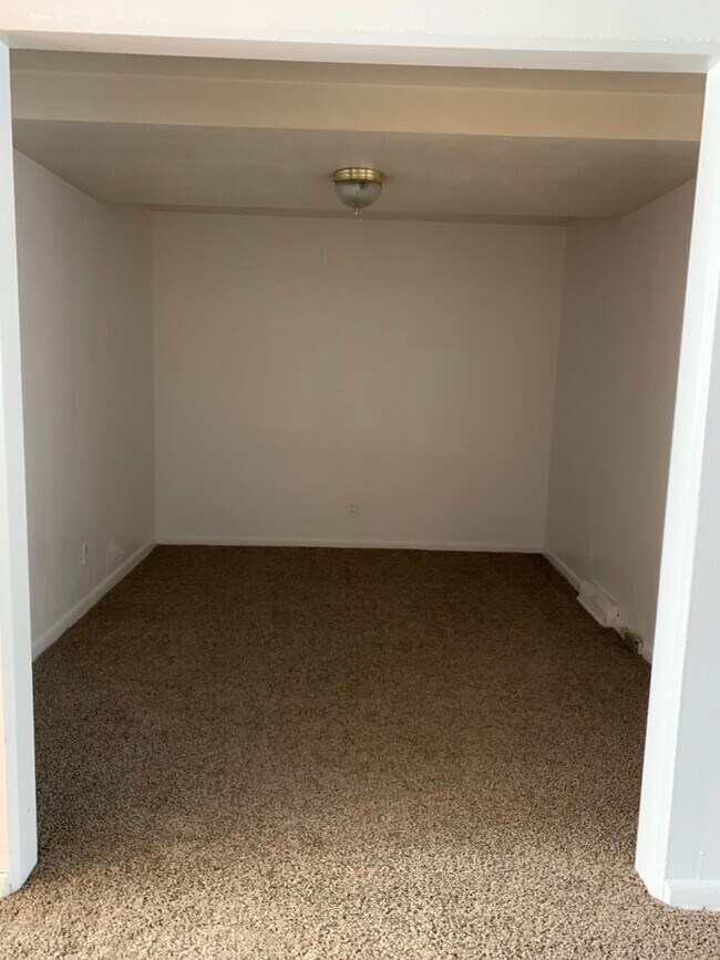 Foto del edificio - 2902 N Rockwood Dr