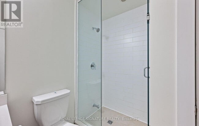 Building Photo - 20-320 Bruyeres Mews