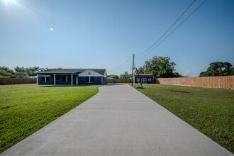 Building Photo - 1102 Crosby Dayton Rd