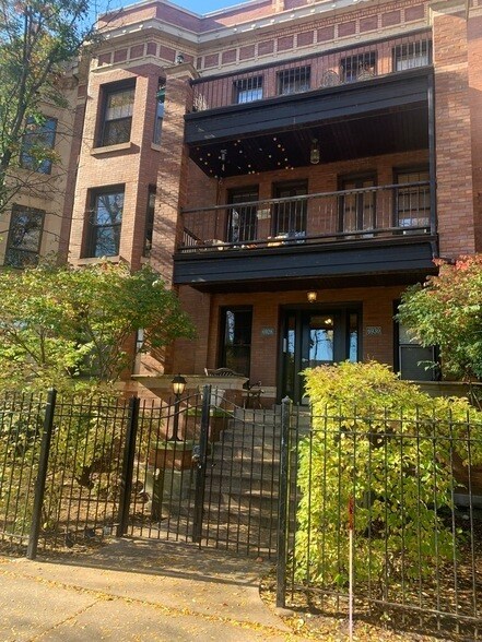 Foto principal - 6928 N Sheridan Rd