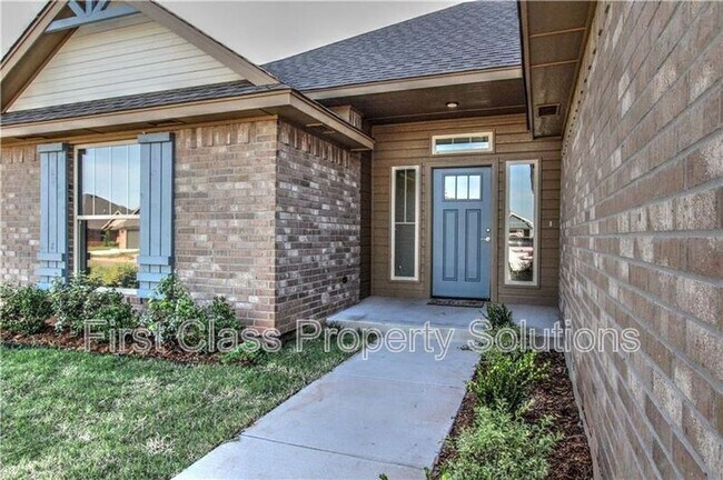 Building Photo - 4005 Brougham Way