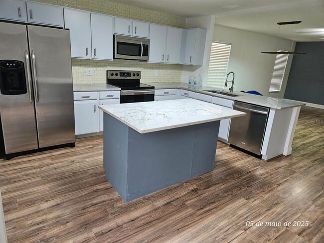 Foto del edificio - 1144 Epson Oaks Way