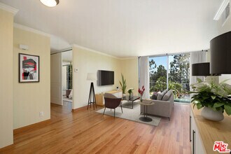 Building Photo - 100 S Doheny Dr