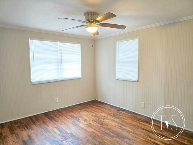 Foto del edificio - RATE DROP ALERT (was $1600/month)!