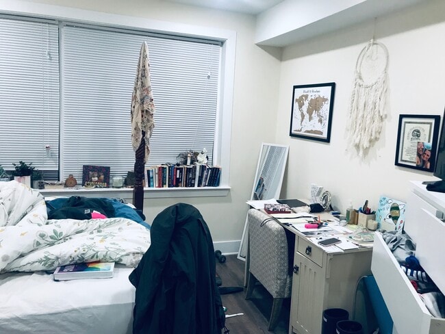 Photo - 2844 W Stiles St Apartment