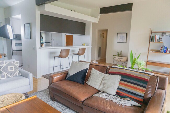 Foto del edificio - 1623 Silverwood Dr