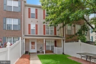 Building Photo - 1804 Watch House Cir S