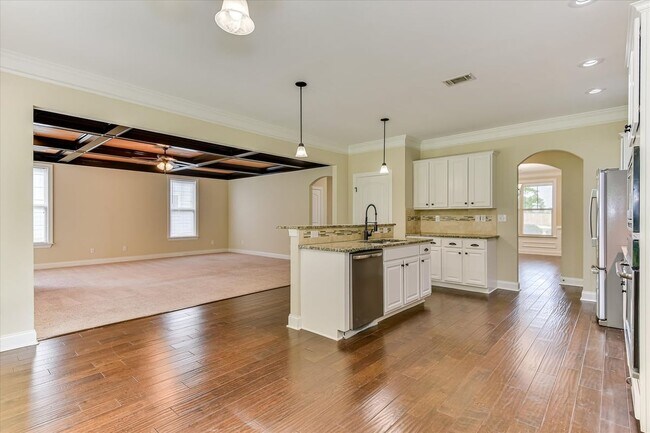 Foto del edificio - 4215 Windslow Dr
