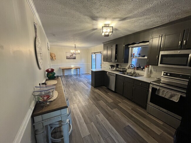 Foto del edificio - 120 Beverly Hills Cir