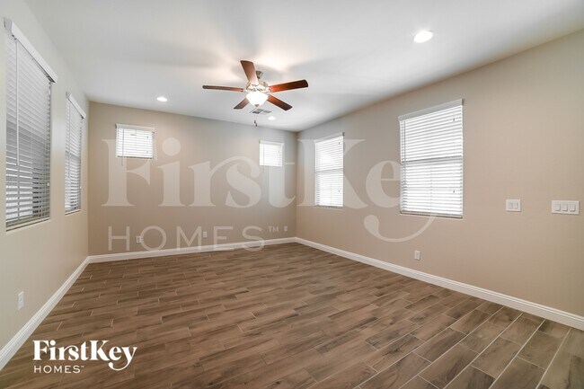 Foto del edificio - 263 N Sunrise