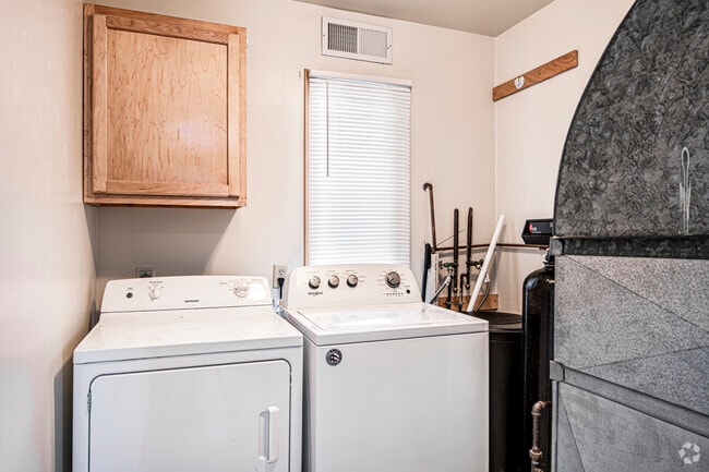 1BR, 1.5 BA - 1020SF - Chalet Gardens Apartments