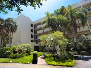 Building Photo - 3000 NW 42nd Ave