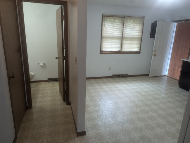 Foto del edificio - 64-66-66 S Home Rd