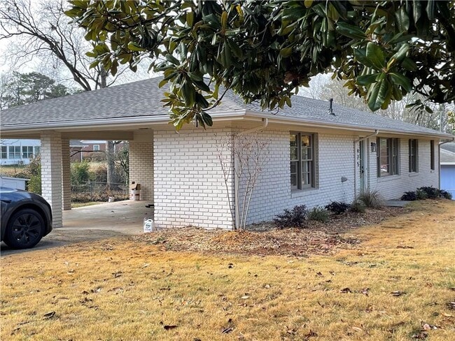 Building Photo - 475 Maxwell Rd